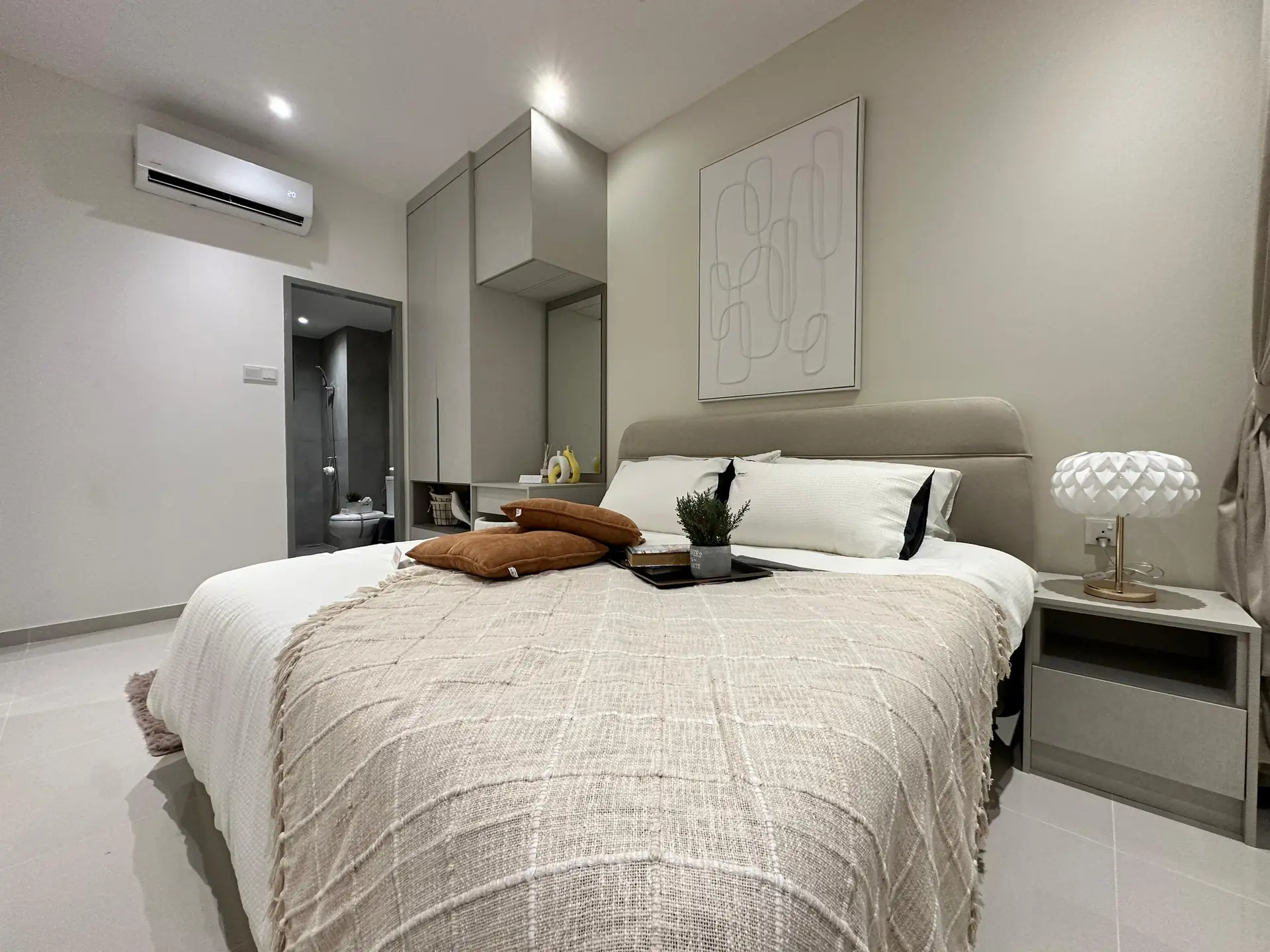Iconic Harmony show unit second bedroom
